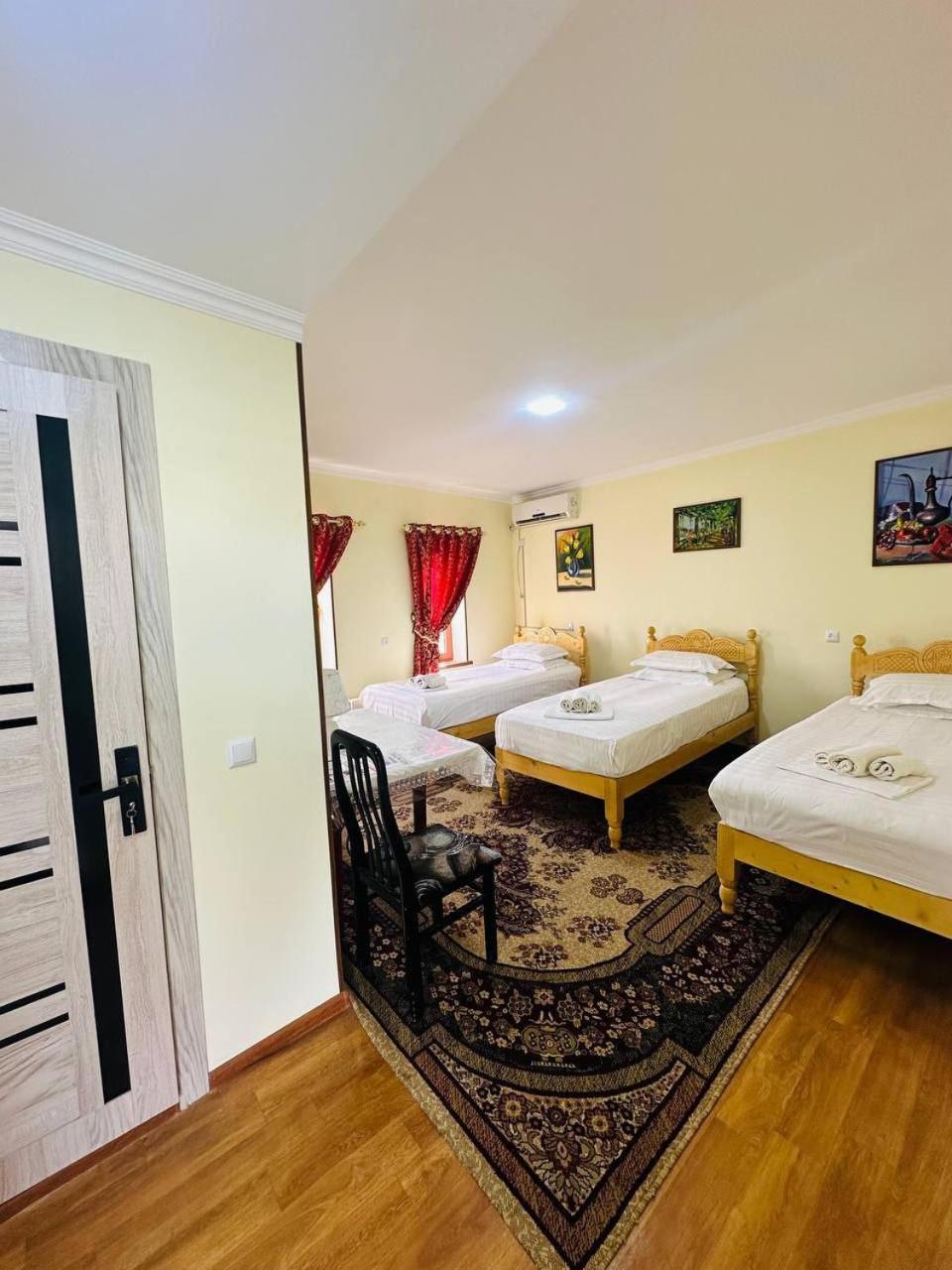 Parivash Guest House بخارى المظهر الخارجي الصورة